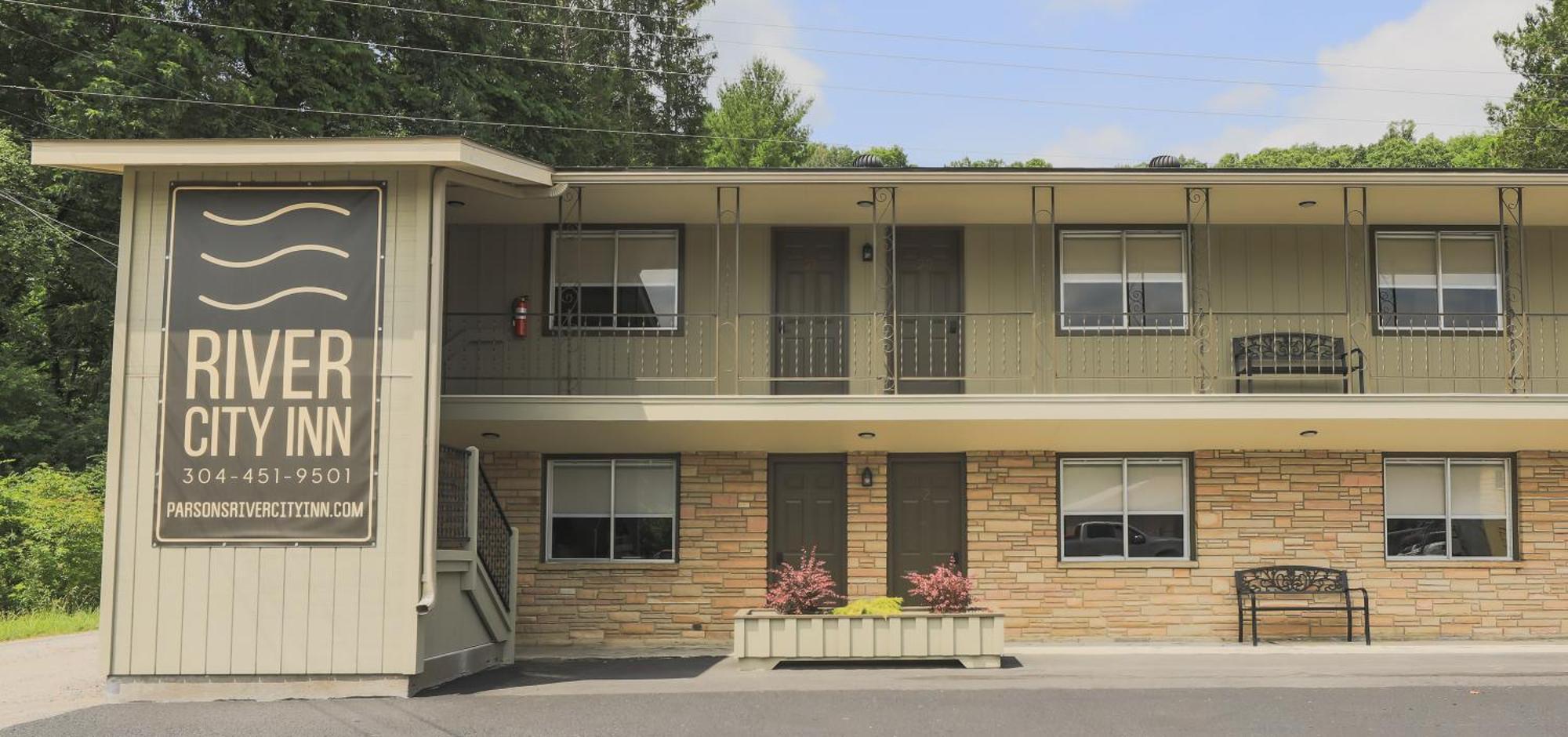 River City Inn Parsons 外观 照片