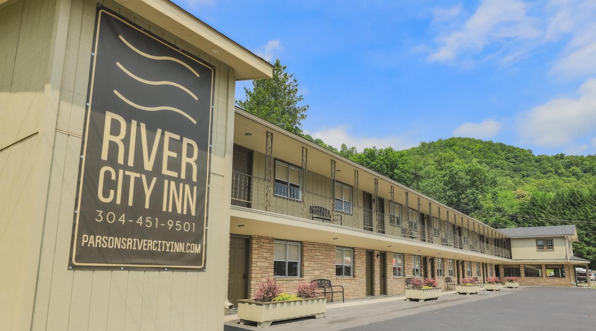 River City Inn Parsons 外观 照片